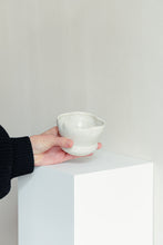 Load image into Gallery viewer, Flower cup White Sands