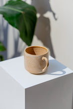 Load image into Gallery viewer, Coyote Mug with handle