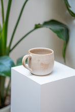 Load image into Gallery viewer, Coyote Round Large Cup with handle