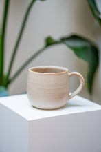 Load image into Gallery viewer, Coyote Round Large Cup with handle