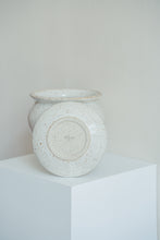 Load image into Gallery viewer, Plant pot White Sands
